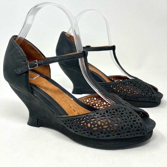 GENTLE Souls Hour Of Laser Cutout Peep Toe Sculptured Wedge Sandals Size 8.5 - Picture 2 of 11
